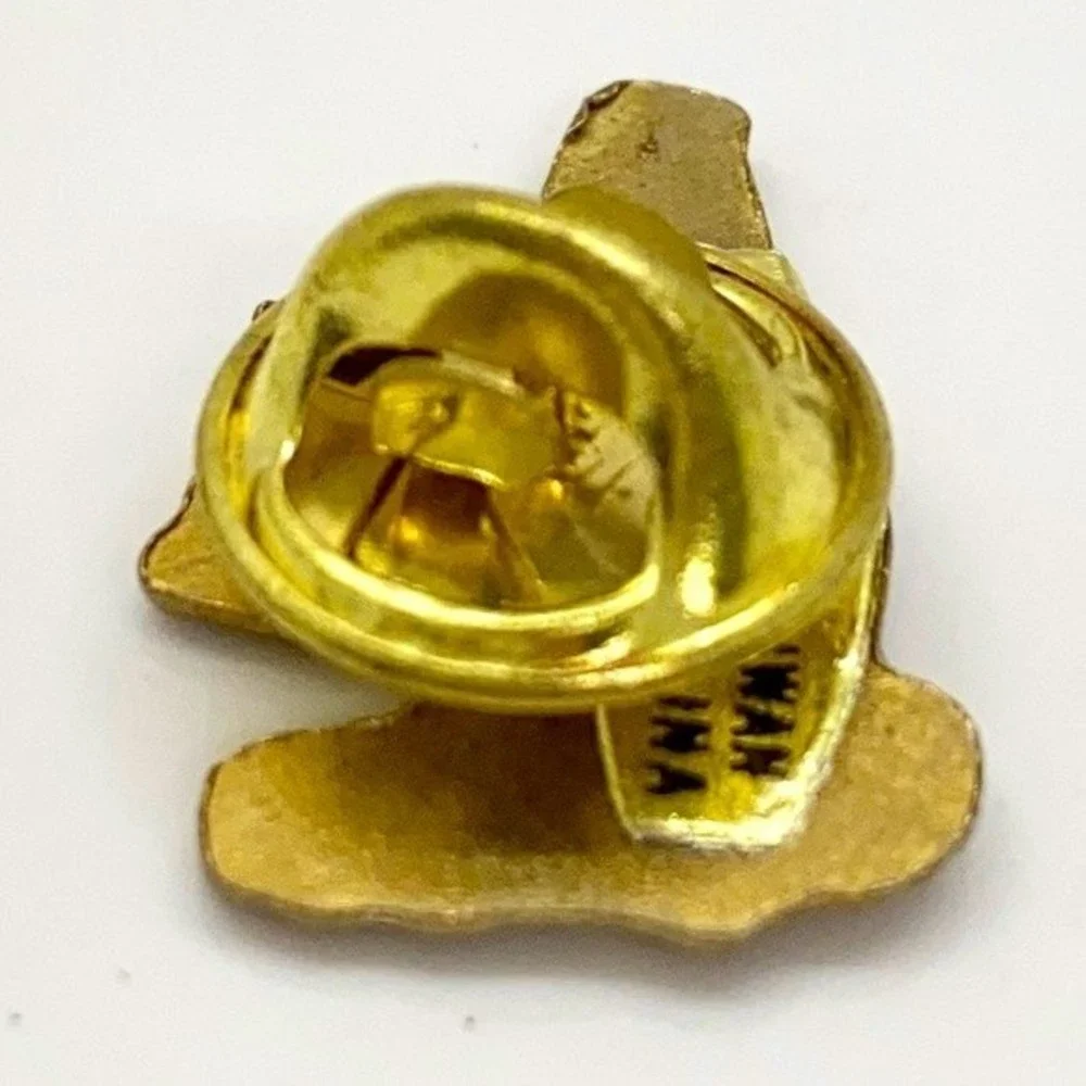 Unbranded squirrel lapel